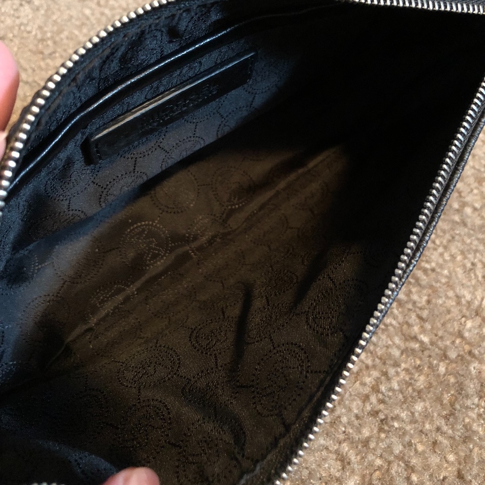 ***NOT FOR SALE***Michael Kors Signature Large Wristlet Clutch - Picture 5 of 8